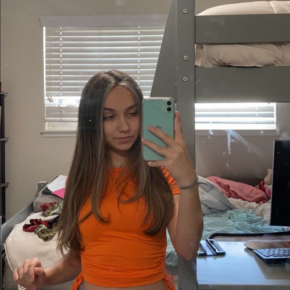 Meet your Posher, Lian